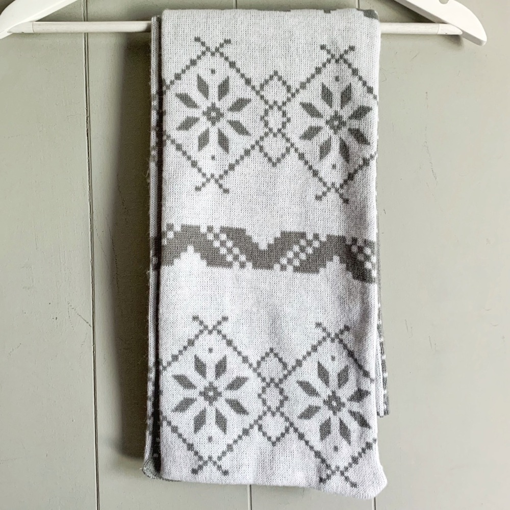 EDDIE BAUER Neutral Woven 2 Sided Wide Knit Scarf
